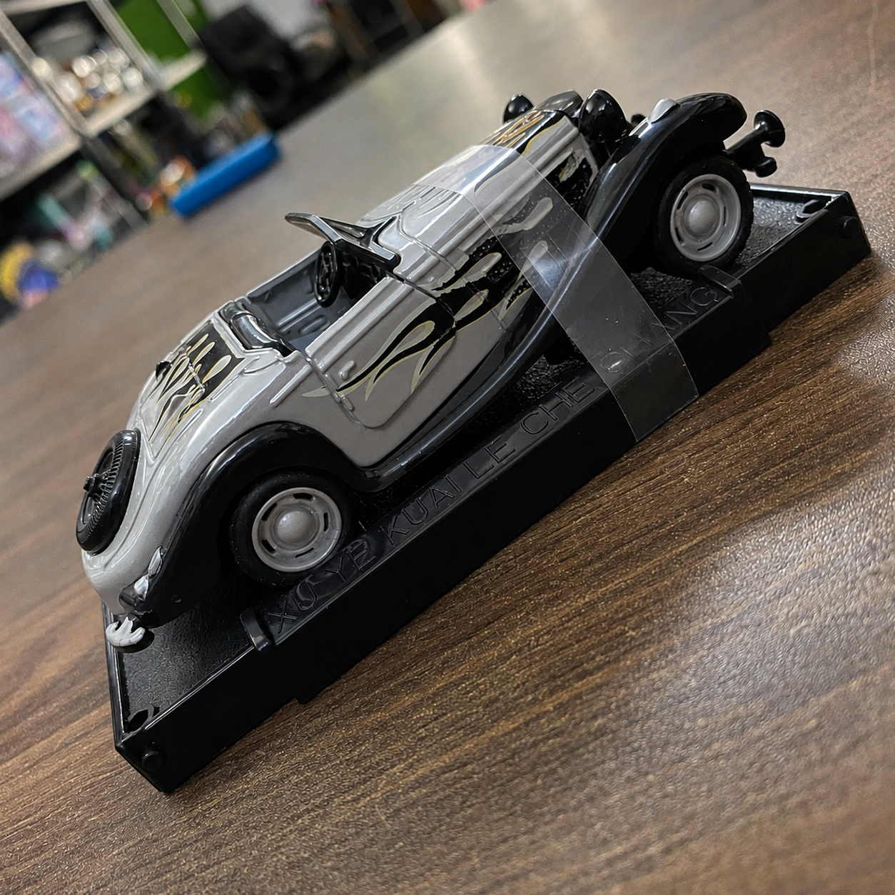1:36 Scale Die-Cast Vintage Sports Car Toy