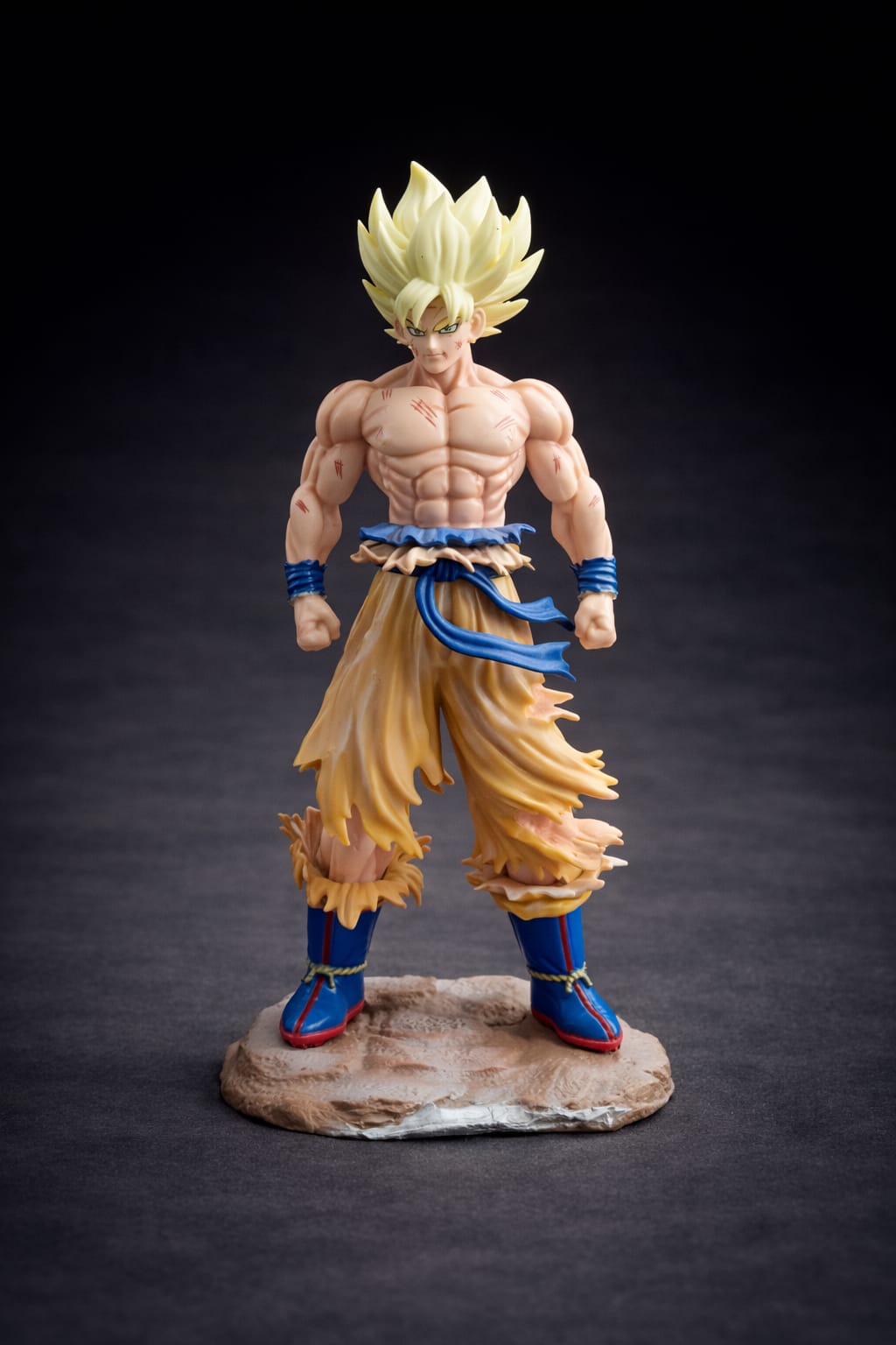 Goku Anime Action Figure – Dragon Ball Z Collectible Statue | Premium PVC Figurine